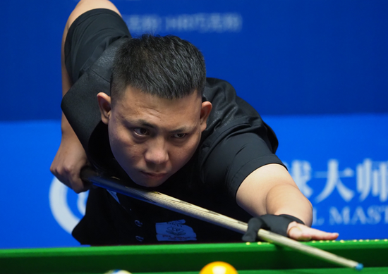 坦承自己在 坦承自己在